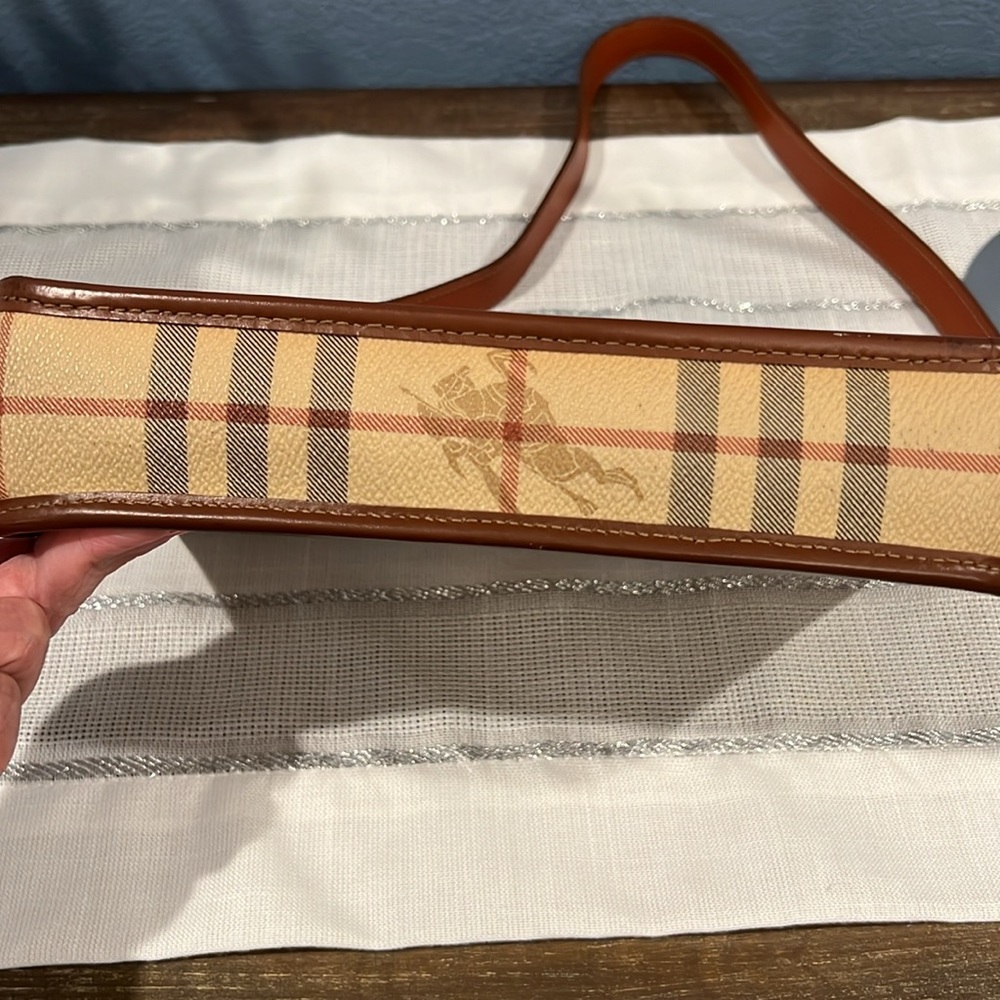 Vintage Burberry Tan and Brown Check Clutch - Picture 13 of 16